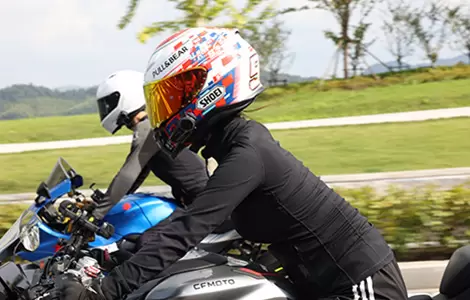 OHMIEX bringt die intelligenten Bluetooth-Kopfh&ouml;rer D9 f&uuml;r Helme auf den Markt: Sie l&auml;uten eine neue &Auml;ra erschwinglicher Fahrradkommunikation mit professioneller Konfiguration ein