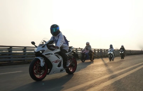 Audiol&ouml;sungen f&uuml;r Integralhelme: Wie OHMIEX das vernetzte Fahren f&uuml;r Marken und Fahrer neu definiert