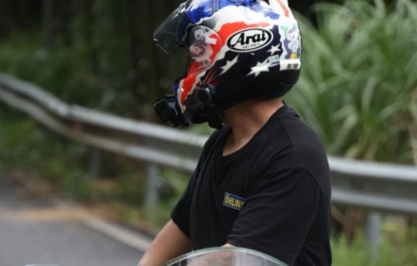 Wenn Ingenieurskunst auf Leidenschaft trifft: Wie das OHMIEX D9 das Fahrerkommunikationsger&auml;t neu definiert