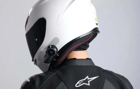 OHMIEX D9 Helm-Bluetooth-Kopfh&ouml;rer im Test: Plug-and-Play-Installation, 24-Stunden-Akkulaufzeit und marken&uuml;bergreifende Helmkompatibilit&auml;t