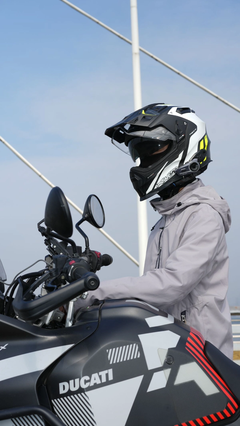 Lieferant von OEM/ODM-Helm-Bluetooth-Headsets